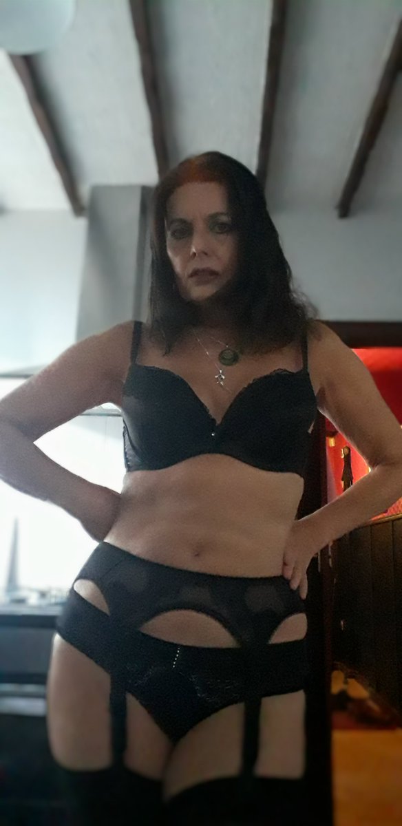 #yorkshiremistress #dominatrix #bdsm #bondage #humiliation #sissys #humantoilet #scat #toiletslaves #hardsports.07710113220 07754198582