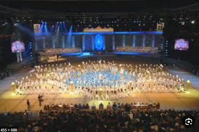 IsraMum's tweet image. Remember #IsraeliHero Idan Amedi, the singer and #Fauda actor who was grievously wounded while fighting in #Gaza?

He's recovering, and showing us how much of a mensch he is every day.

Some background: one of the  ceremonies of the Israeli  Independence Day, #YomHaatzmaut, is