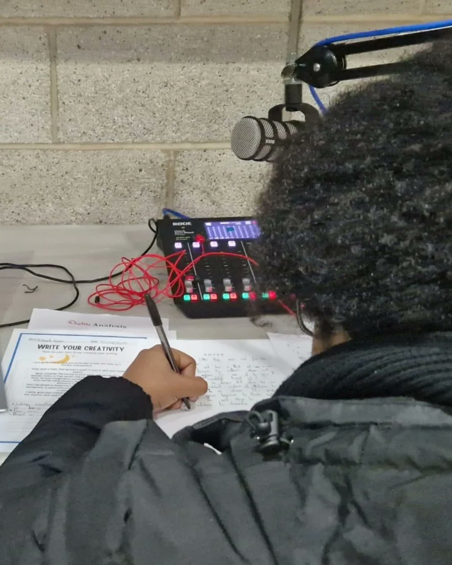 A2ndVoice's tweet image. Small group sessions 
Inclusive Workshop with Savia @SaviaRocks part of our @wandbc  #HAFProgram 

Thu 4 Apr 
11 to 5pm

Tooting Leisure Centre in Old Creche Room 

#CreativeWriting #Poetry #podcasting