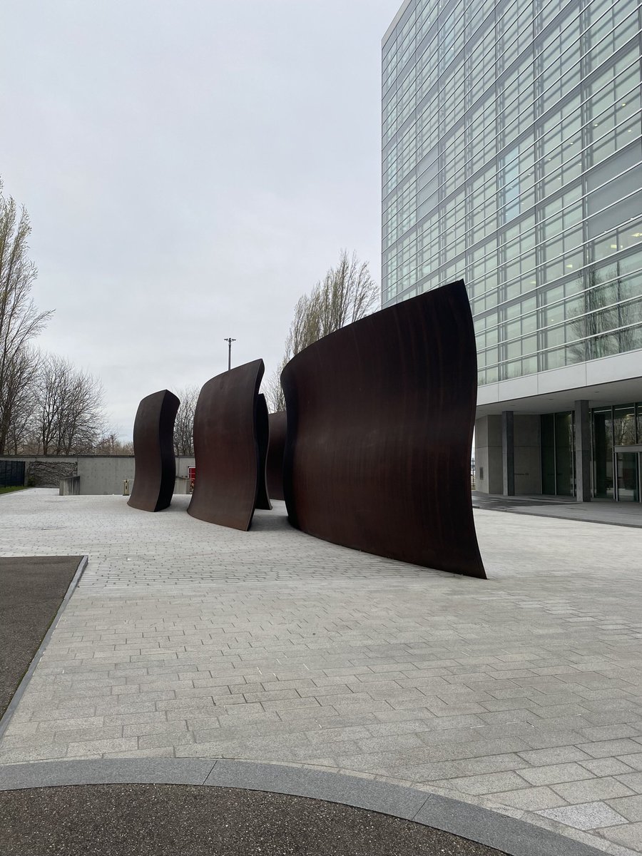 RIP Richard Serra - his work Dirk’s Pod at Novartis Campus arrived from Germany via the Rhine novartis.com/art-collection… #maritimebasel #art