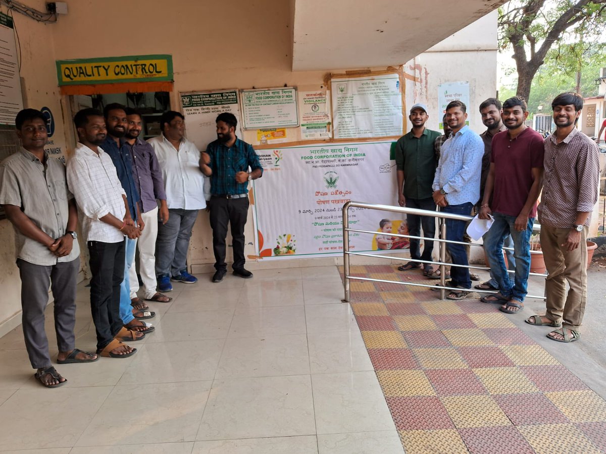 Displaying of Banners/Stickers in the occassion of Poshan Pakhwada celebrations at prominent places
of FCI FSD Peddapalli depot on 09.03.2024.
