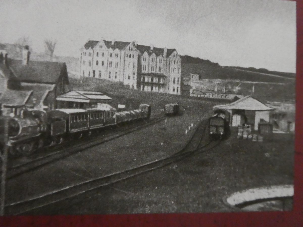 Here’s a great old pic of Padstow when there was a railway station #googoldays#padstow