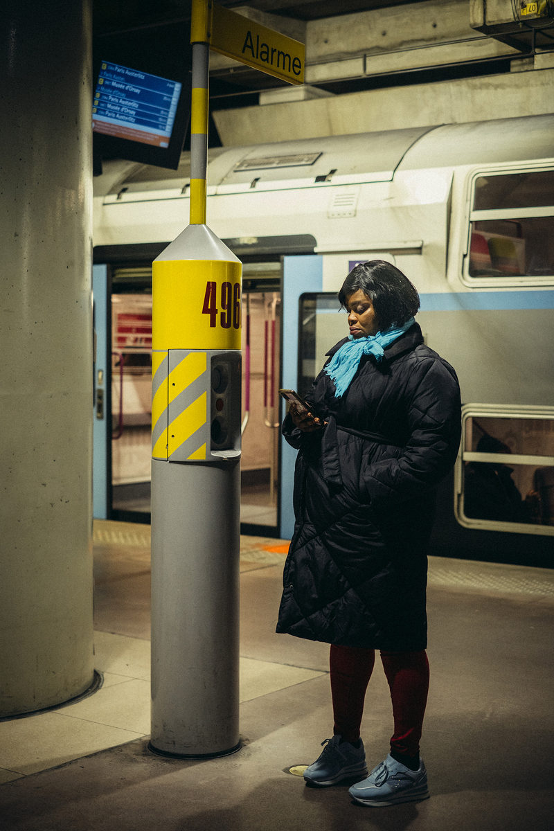 Pensée pour Odessa - Photographer : Emmanuelle RADENAC
#2024 #24x36 #35mm #3x2 #Afternoon #Aprèsmidi #Black #Couleurs #EmmanuelleRADENAC #Europe #Femmes #France #FUJIFILM #Grisfoncé #Hiver #Jaune #ModePortrait #ObjectifGrandAngle #Paris #Téléphone

regards-parisiens.fr/collectif/pens…