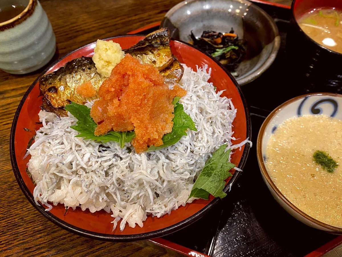 HoseRain's tweet image. 3月28日
#今日のおやつ
#ビタミンカステーラ 
#since1921 #旭川 #道民のソウルフード なの？
#北海道のおやつ

#赤坂ランチ 焼き鰯としらすと明太子と の #丼 ♡
#日々のお八つとお茶と
