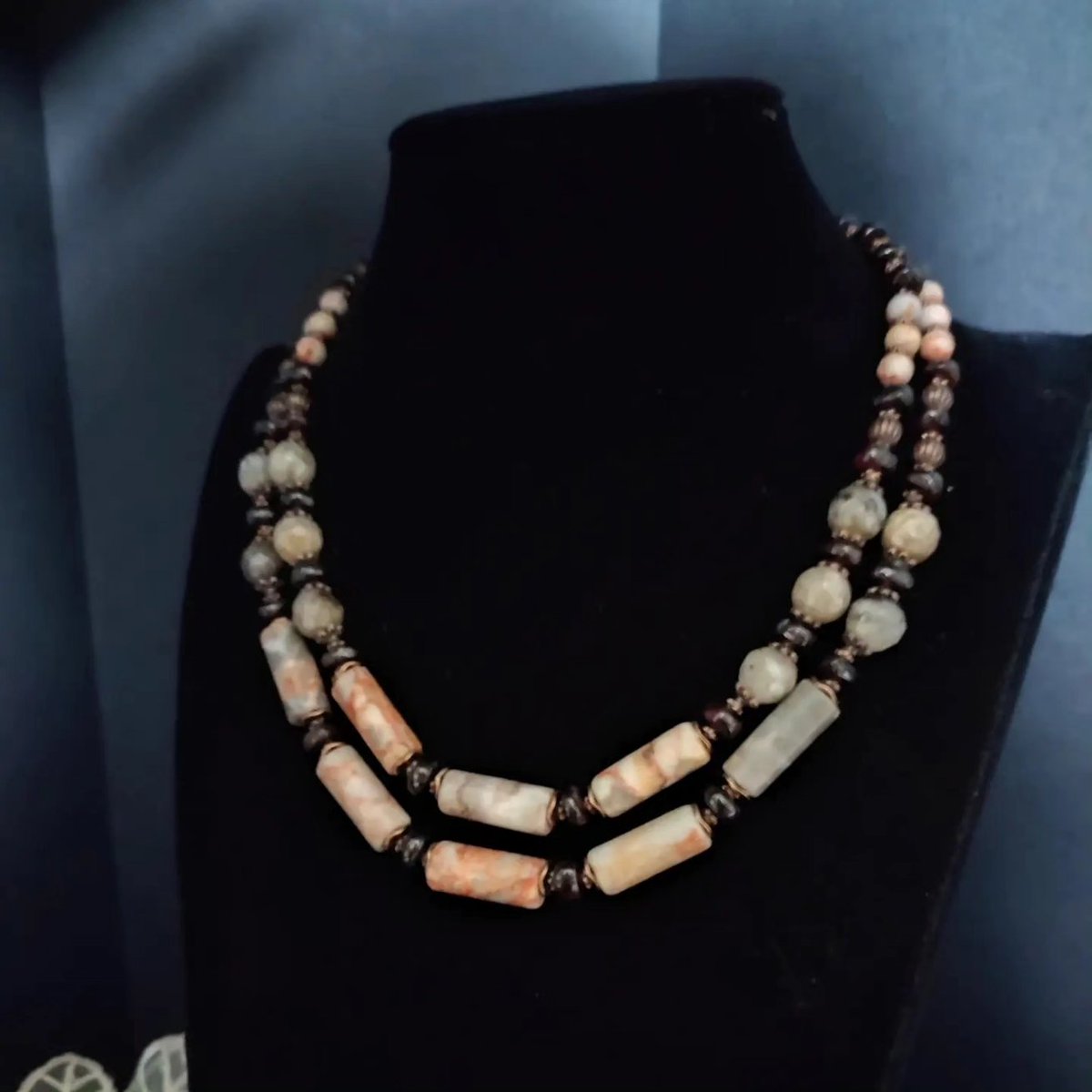 Gemstone layered necklace 
etsy.com/it/listing/160…
#necklace #necklaces #gemstonejewelry #layerednecklace #handmadejewelry #necklacedesign #etsyhandmade #etsygifts #etsysale