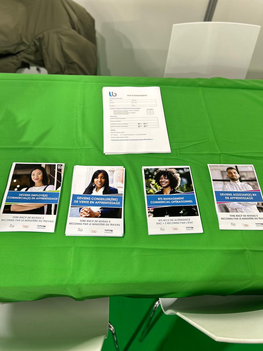 📌 En direct du salon Paris pour l'Emploi des Jeunes à Paris Montreuil Expo ! Retrouvez Ahmed et Christopher au 𝐒𝐭𝐚𝐧𝐝 𝐄𝟏𝟓 jusqu'à 17h00.

📍 128 rue de Paris à Montreuil 
🚇 Métro Ligne 9 - Arrêt Robespierre
✅ Entrée libre et gratuite

<a href="/CarrefourEmploi/">Carrefours pour l'Emploi</a> #parisemploi