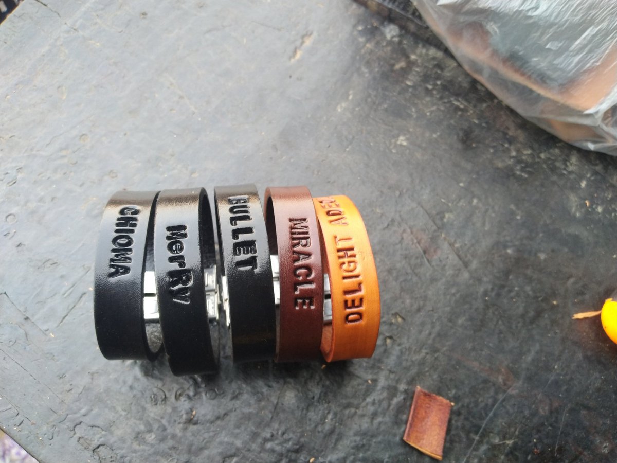 adegyft's tweet photo. Hi Twitter
My name is Gift. I'm a shoemaker, I make beautiful shoes, bracelets, belts and bags
Here's a sample of some of my products. They're very affordable and durable.. kindly patronise, retweet and follow me people of God
#verydarkman 
#Dollar https://t.co/r6s6t1D2Fx