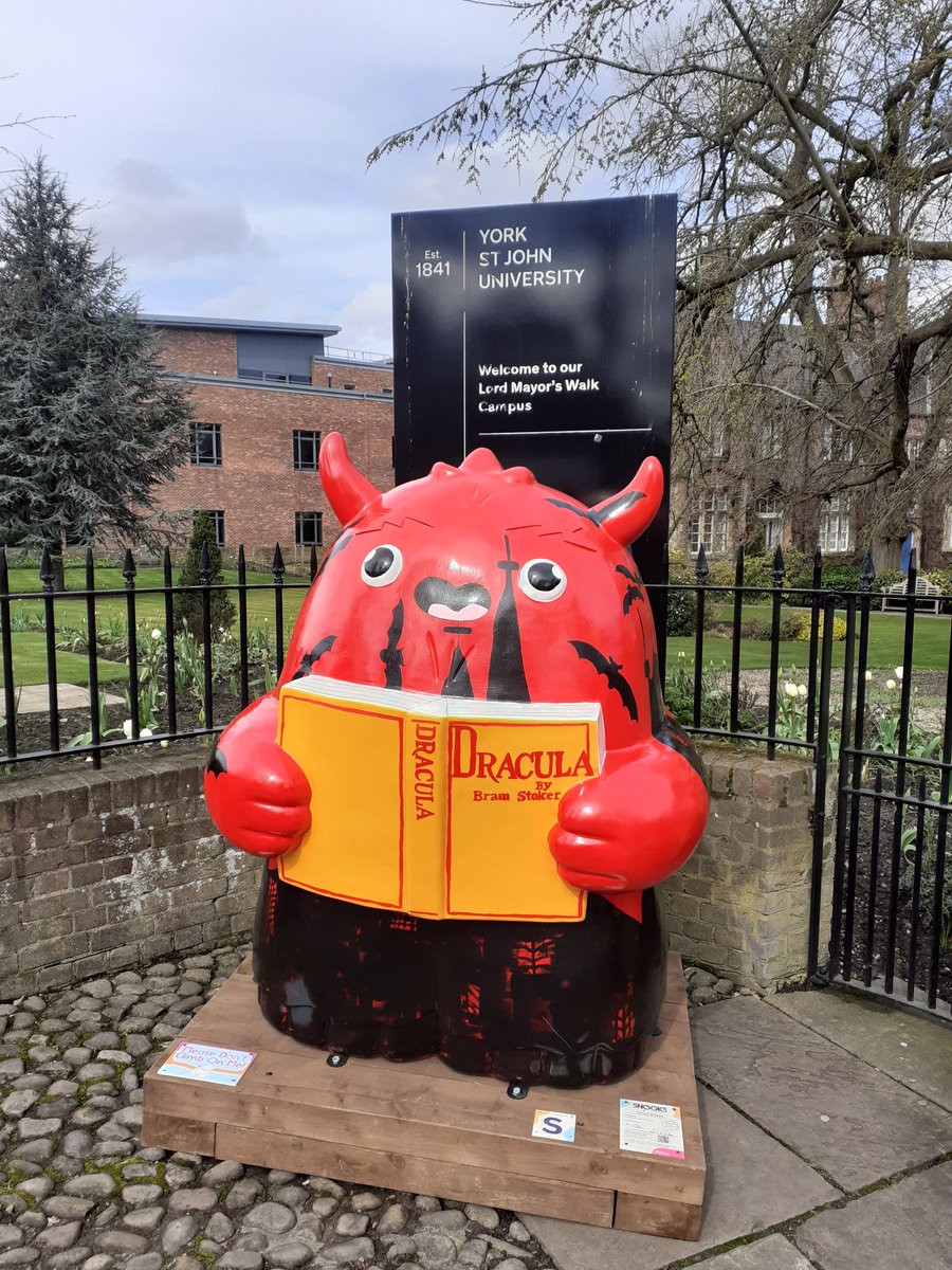 The @YorkStJohn Snook is ready for this evening's Bram Stoker event at @YorkExplore with author & Gothic Scholar @Mattgibsonyeats... are you? Book tickets via the tweet below. Find the @VisitYork #SnooksTrail map here: visityork.org/snooks #YorkLitFest