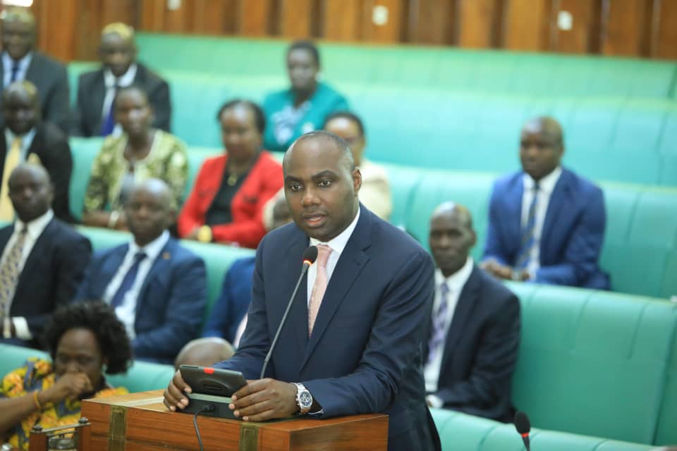 Parliament of Uganda (@parliament_ug) on Twitter photo State Minister for Finance, Hon. <a href="/henrymusasizi1/">Hon Henry Musasizi</a> apologised on behalf of <a href="/mofpedU/">Ministry of Finance</a> saying, “disregard what he said. If whatever he said wherever offended parliament then I would like to apologise.” #PlenaryUg State Minister for Finance, Hon. <a href="/henrymusasizi1/">Hon Henry Musasizi</a> apologised on behalf of <a href="/mofpedU/">Ministry of Finance</a> saying, “disregard what he said. If whatever he said wherever offended parliament then I would like to apologise.” #PlenaryUg