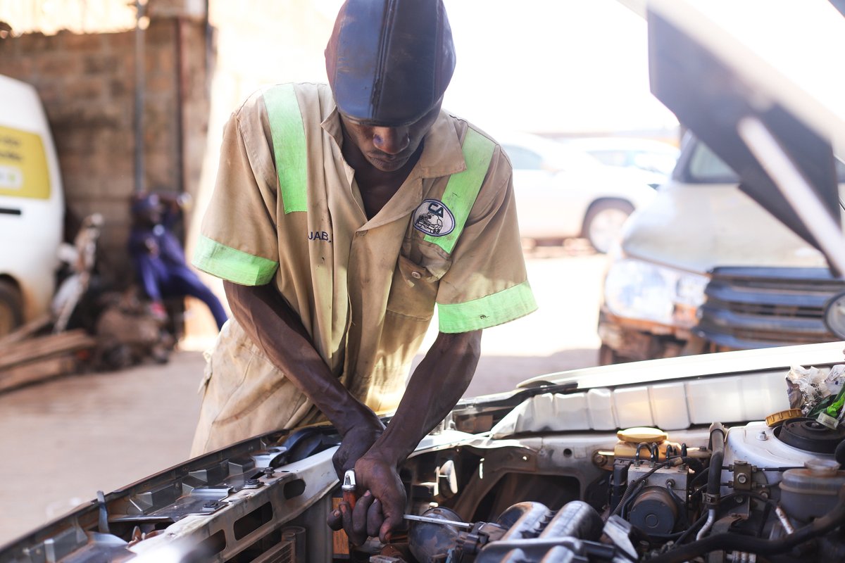 Hit the road with peace of mind this Easter season! Get your car inspected by our expert team to ensure a safe and hassle-free holiday travel. Don't let car troubles spoil your trip – schedule your inspection now! 
🪧Gayaza -Kyebando 
#CarInspection #EasterHoliday #SafeTravels