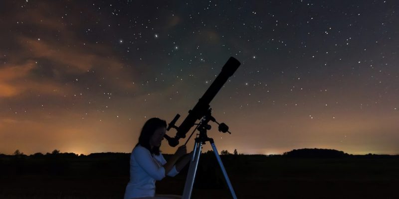 🔭 Un plan en familia para este viernes 29 y sábado 30 de marzo en #Mieres: aprender a ver el cielo con profesionales de las estrellas: 'Astronomieres', organizado por @AllandeStars y el @AytoMieres. Tres actividades para mirar arriba mejor :) rutadelaplata.com/astronomia-par…