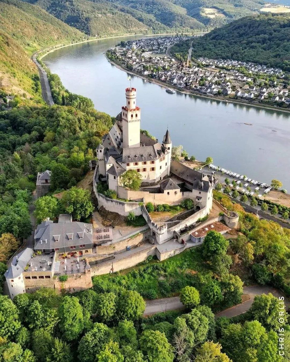 PontistGirl's tweet photo. The Marksburg. Germany 🇩🇪 https://t.co/piqjsZBTrJ