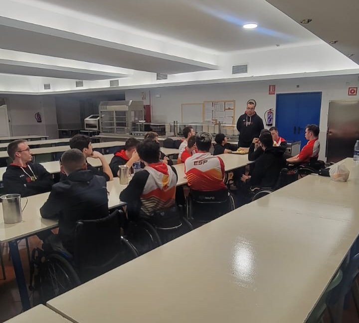 BsrEspana's tweet photo. Comienza la concentración de nuestro #TeamESP23 con 1️⃣4️⃣ jugadores a las órdenes de César Iglesias

Por delante cuatro días de mucho trabajo para seguir creciendo como equipo
🏀🏀🏀
#basket #wheelchairbasket @Fundacion_ONCE https://t.co/rpDAMSLIqt