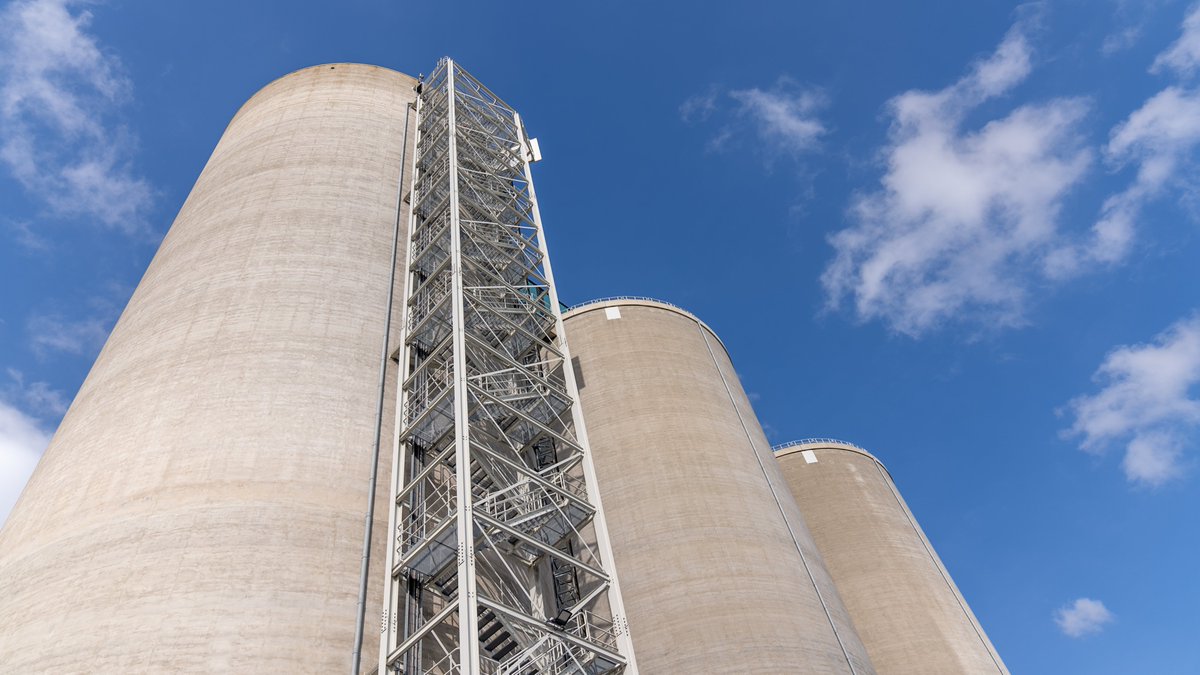 Pro_comm's tweet image. Een volgende stap op weg naar verduurzaming van de bouw. 
ecocemglobal.com/nl/ecocem-slui…
#CO2 #verduurzaming #2030 #OBM #ecocem #portofmoerdijk