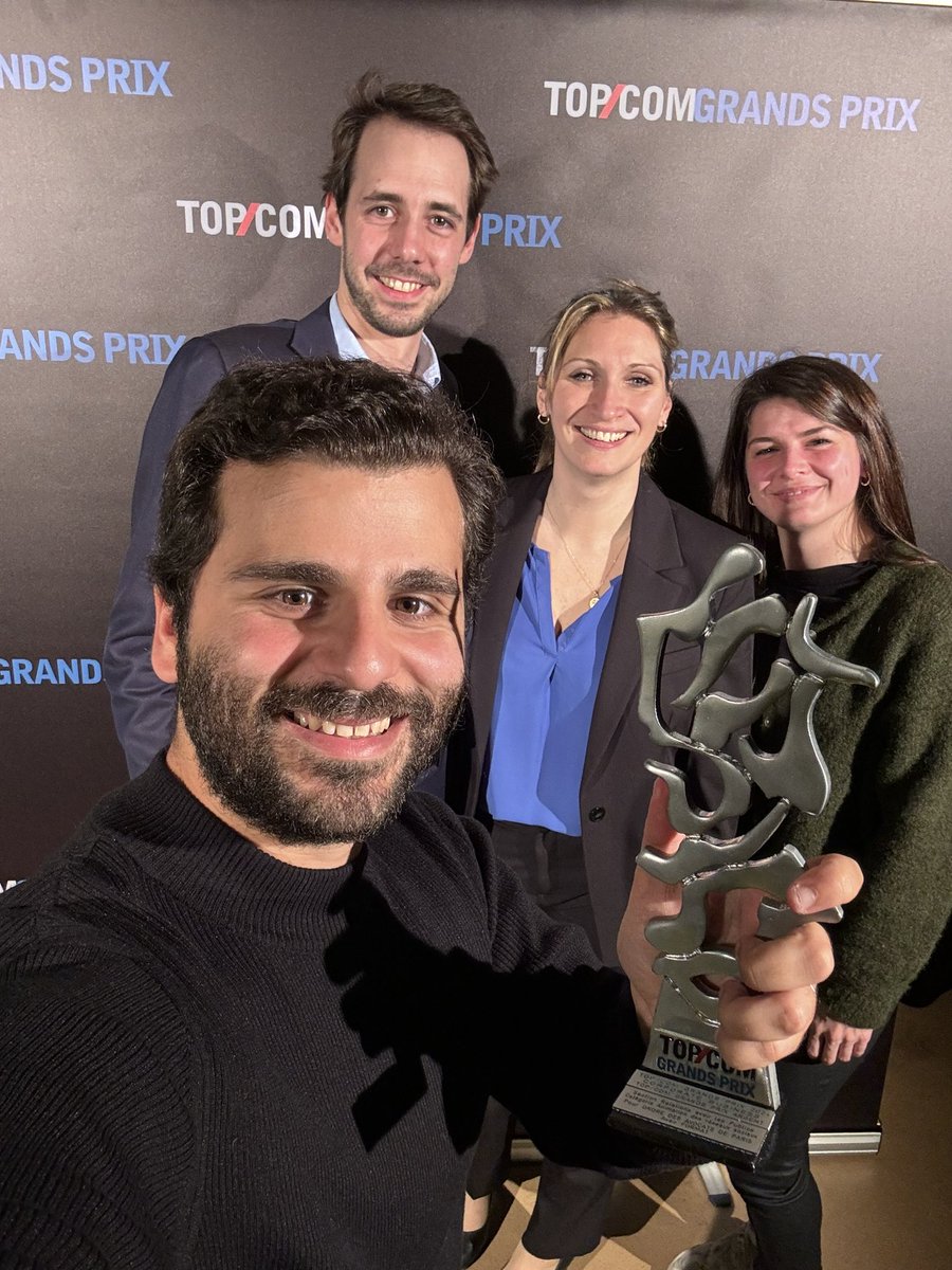 Thomas Khaski (@thomaskhaski) on Twitter photo Un Grand Prix Top/Com pour Format!! 😍🏆
La consécration d’un projet génial avec le <a href="/Avocats_Paris/">Avocats de Paris</a> et le lancement de leur compte TikTok. Un Grand Prix Top/Com pour Format!! 😍🏆
La consécration d’un projet génial avec le <a href="/Avocats_Paris/">Avocats de Paris</a> et le lancement de leur compte TikTok.