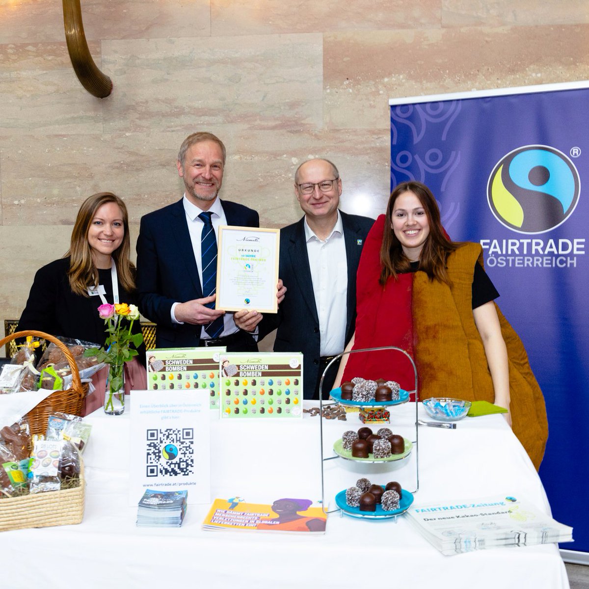 FAIRTRADE Österreich (@fairtrade_at) on Twitter photo Nicht nur geschmacklich, sondern auch im Bereich Nachhaltigkeit setzt der Schwedenbomben-Herstellers Niemetz Maßstäbe: 2024 feiert Niemetz 10 Jahre FAIRTRADE-Partnerschaft!
brnw.ch/21wIiqF
@niemetz <a href="/HeidiChocolate/">Heidi Chocolat</a> #schwedenbomben #niemetz #fairtrade Nicht nur geschmacklich, sondern auch im Bereich Nachhaltigkeit setzt der Schwedenbomben-Herstellers Niemetz Maßstäbe: 2024 feiert Niemetz 10 Jahre FAIRTRADE-Partnerschaft!
brnw.ch/21wIiqF
@niemetz <a href="/HeidiChocolate/">Heidi Chocolat</a> #schwedenbomben #niemetz #fairtrade
