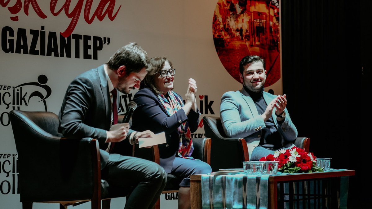 📌GENÇLİK BULUŞMASI
Gençlik aşkıyla gaziantep  programına katılım sagladık. Sn.<a href="/FatmaSahin/">Fatma Şahin</a> Büyükşehir Belediye Başkanımıza biz gençlerle samimi sohbeti ,merak edilen soruları yanıtlaması, biz gençlere her daim deger vermesinden dolayı çok teşekkür ediyoruz.
<a href="/avmustafadurmus/">Av. Mustafa Durmuş</a>