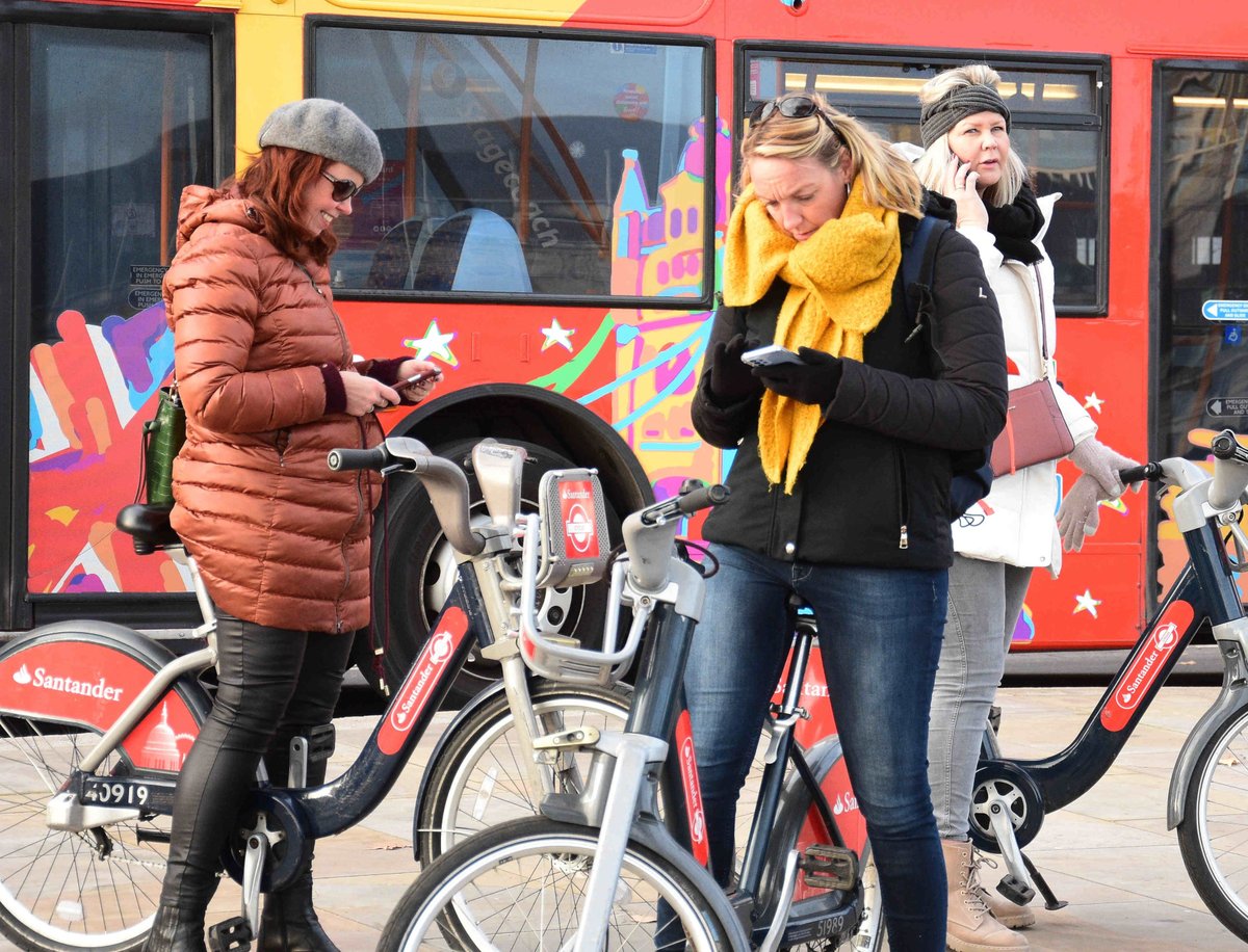 Easter Break #citylife #screentime #photooftheday #bikergirls #wanderlust #nikonphotography #EasterWeekend #cyclehire #lost