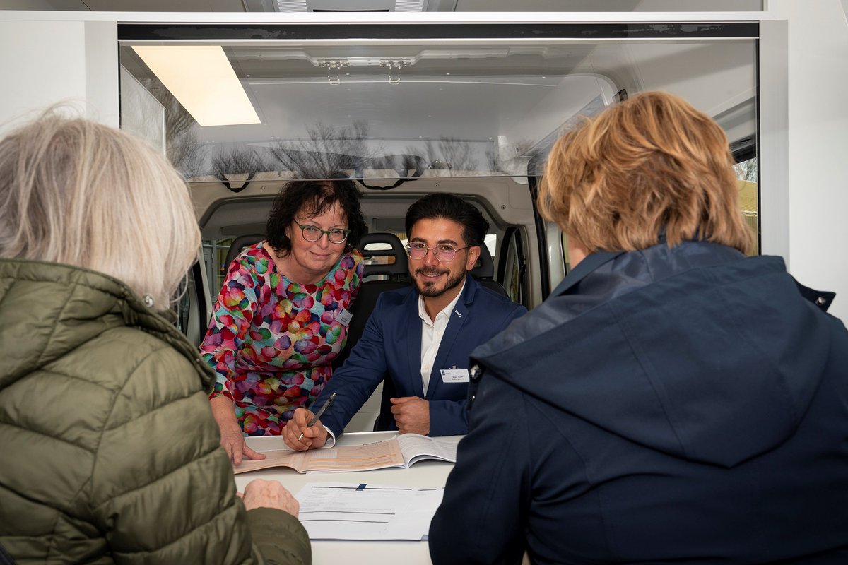 De Belastingdienst heeft bij wijksteunpunt Nieuw Den Helder, bij MFC ‘t Wijkhuis, een nieuw steunpunt geopend. Inwoners kunnen hier elke dinsdag gratis terecht met vragen over belastingen en toeslagen. Voor meer info: obi41.nl/yc7k34nm #belastingdienst #gemeente #steunpunt