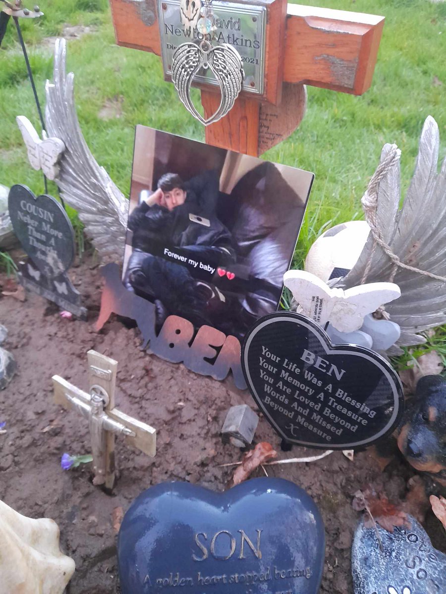I had a lovely couple hours with Ben yesterday, gave his garden a tidy up and put new photo on .
It felt good putting the world to rights with him ,I no you could hear me son.
#childloss#miss my son