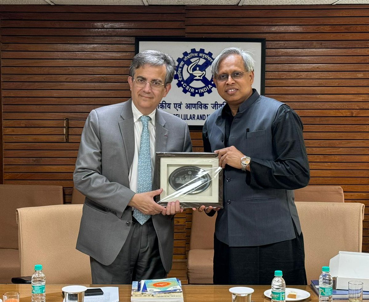 CCMB welcomes the Ambassador of France to India, H. E. Mr Thierry Mathou @thierry_mathou and delegates from the French embassy to further the discussions on CSIR-Pasteur collaboration. @CSIR_IND @FranceinIndia
