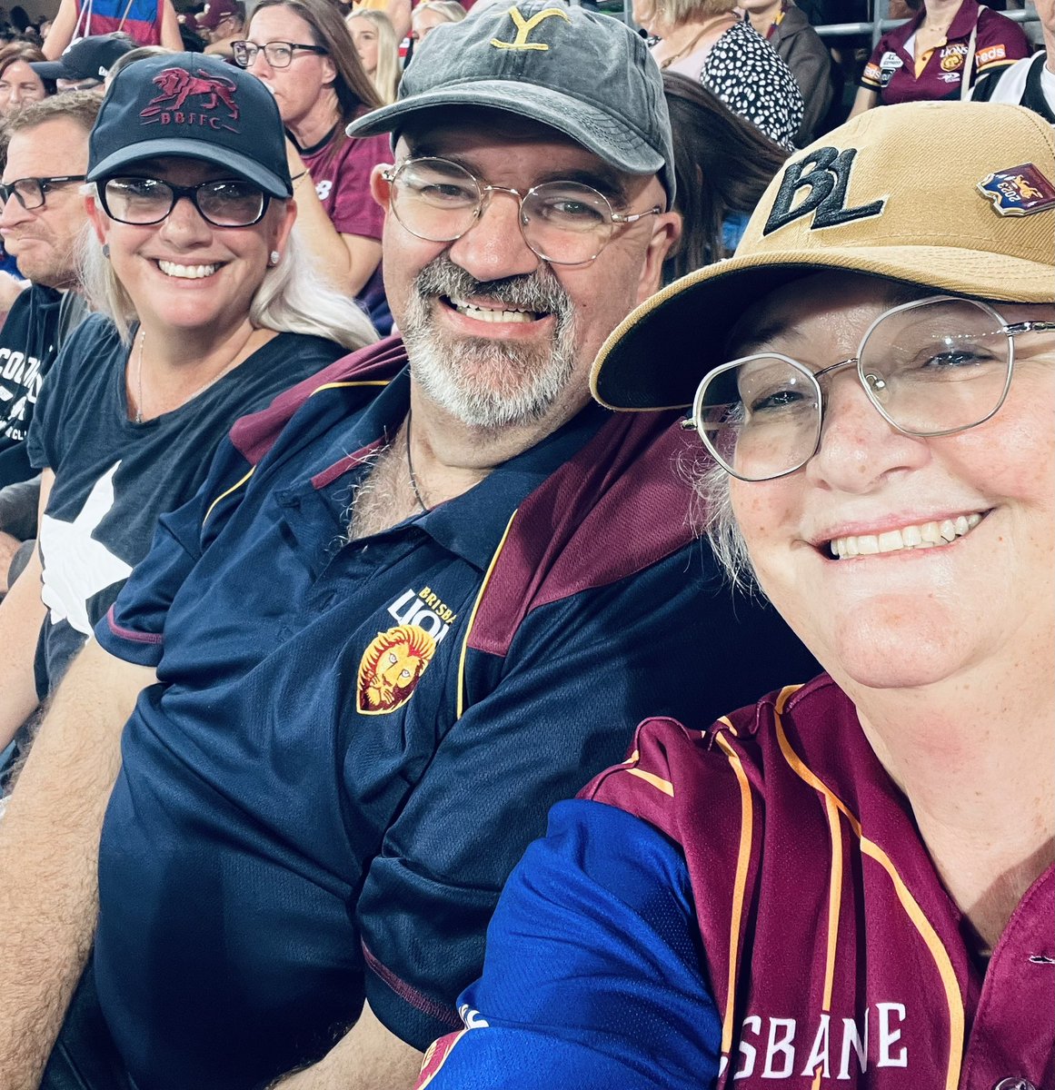 Go Lions!🦁 #AFLLionsMagpies