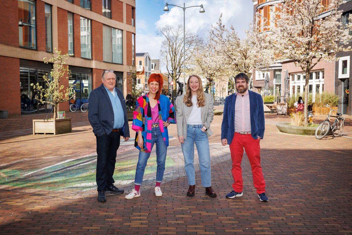 Twee nieuwe dichters in het Stadsdichtersgilde veenendaal.nl/nieuws/twee-ni…