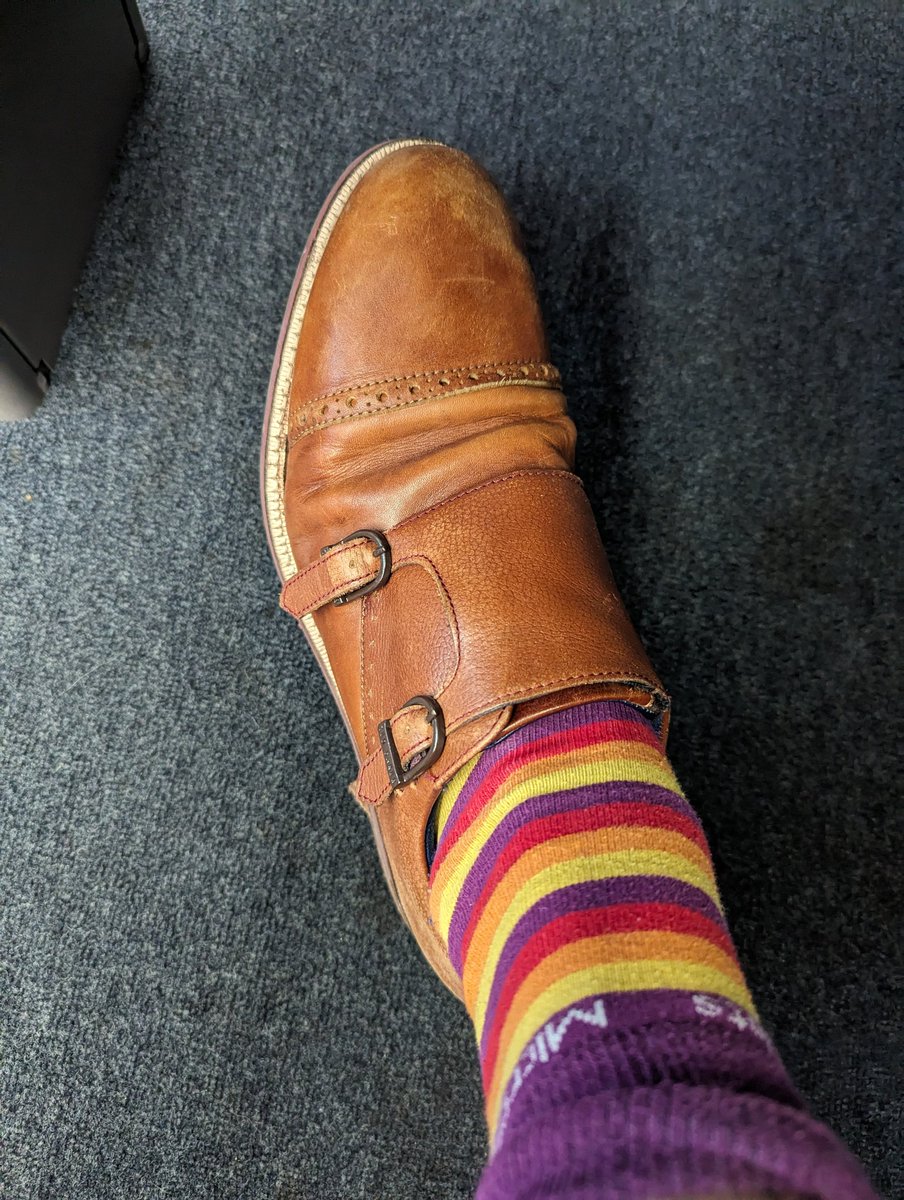 simondoy's tweet photo. Back to London today to pitch a @SharePoint Knowledge Management solution.
It is making use of #MicrosoftList so got my lucky Microsoft List socks on, thanks @mkashman.
There may be some use of #MicrosoftCopilot in there too.
#needmicrosoftcopilotsocks https://t.co/PtwcEA8x2r
