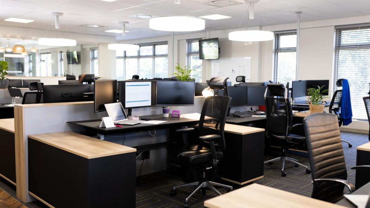 nunn_hayward's tweet image. Up to eight million UK jobs are at risk from the rise of artificial intelligence (AI), according to a report by the Institute for Public Policy Research (IPPR). For more information, visit our website at : bitly.ws/3gVSx
#ukjobs #IPPR #workers #AI