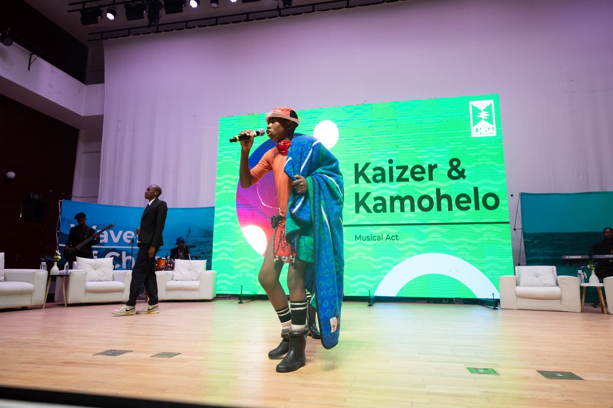 Tente Tente, PrEng tweet media