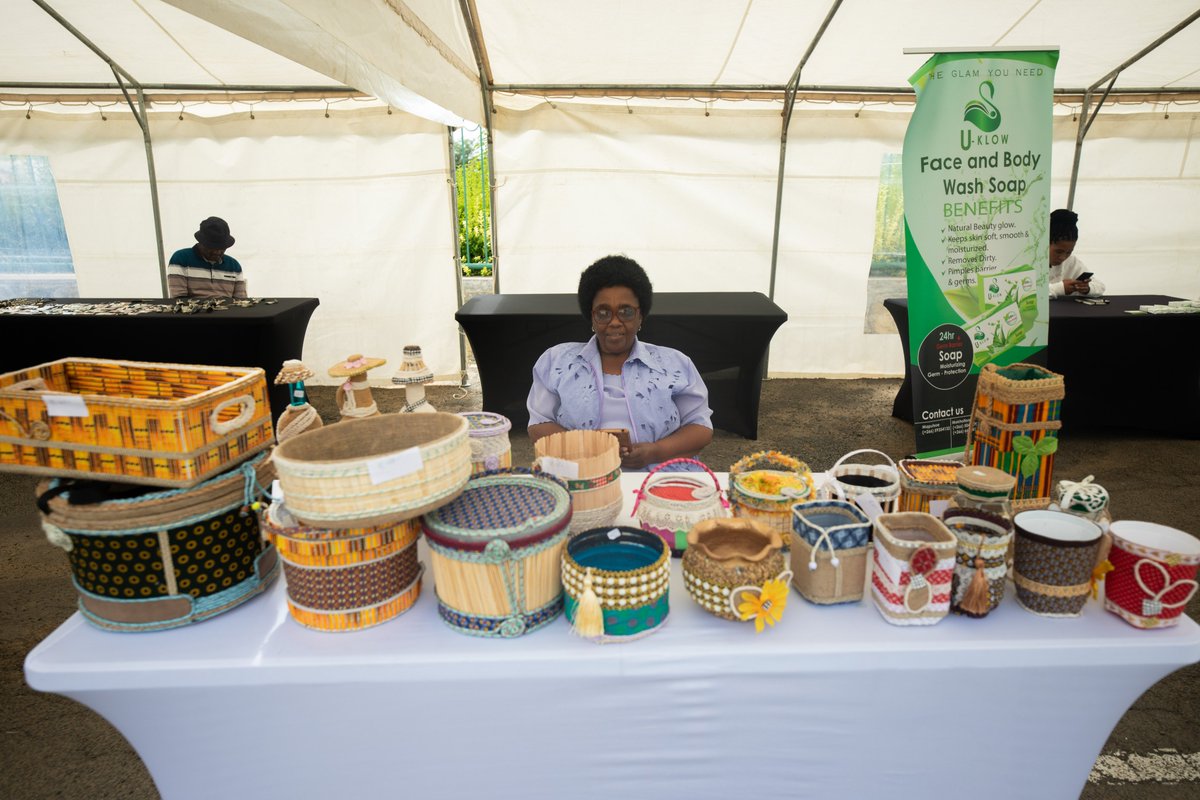 Tente Tente, PrEng tweet media