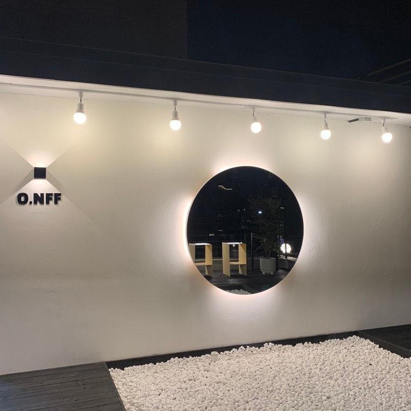 cafe__onff's tweet photo. 온오프연남 이벤트 대관 예약 가능 (홀 /루프탑 모두 이용 가능)
매장 이미지 및 자세한 사항은 아래 블로그 참고해주세요
https://t.co/cRf3UuFWa8
문의: 카카오톡채널 온오프 연남  https://t.co/BxfW8GhFk5
#카페대관 #생일카페 #생카대관 #아이돌카페대관 #2D이벤트카페 #연남동카페 #홍대생카 https://t.co/r3tf5rZkWv