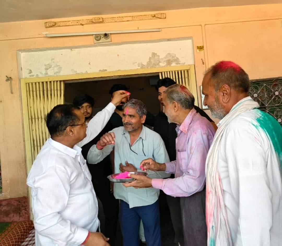 DarshanSinghMLA's tweet photo. प्यार दुलार, आपसी प्रेम!

📍 जमालपुर
#हमारी_करौली_हमारा_दर्शन
#darshangurjarmla
#bjp
#Karauli https://t.co/gGdQ30e37S