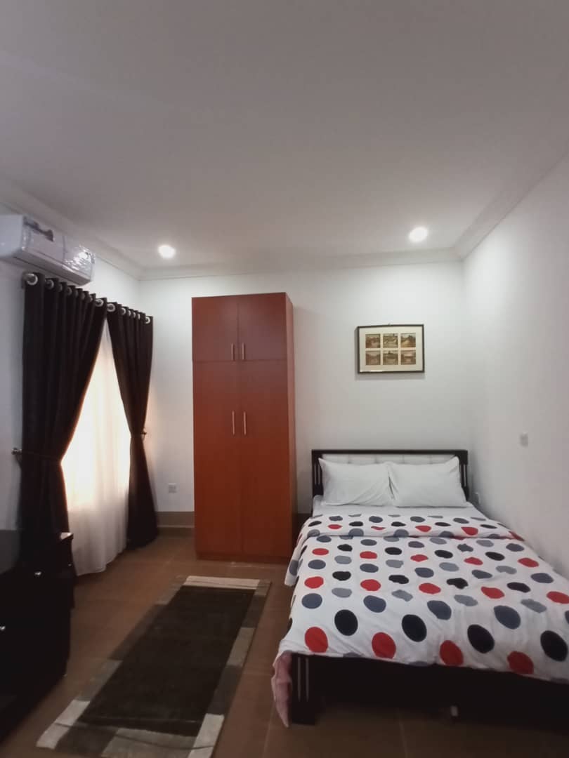 Synergyrealpro's tweet image. A lovely studio apartment with a serene environment, the apartment is well furnished with everything to make your stay comfortable 
We recommend viewing.
contact: 08188862193
Price:#20,000 per night