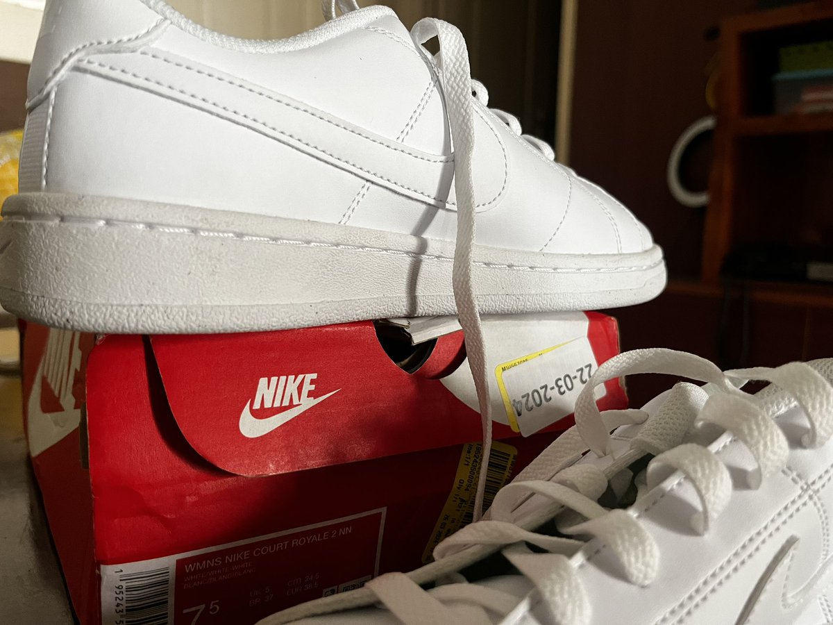 Nd this is what you sending me again nd again <a href="/AJIOLife/">AJIO</a> <a href="/Nike/">Nike</a> 
#fraud #alert