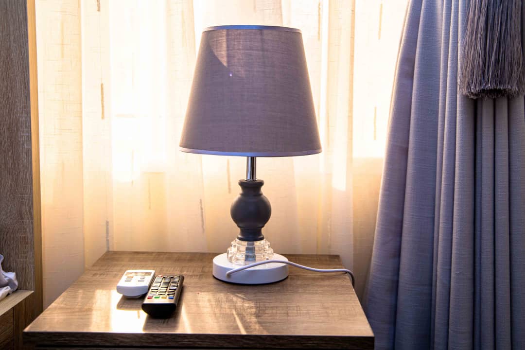 Synergyrealpro's tweet image. Our exquisite two-bedroom apartment is  available for short-term let. It's located in a prime location and it's fully furnished with a well-equipped kitchen, and comfortable bedrooms, gas cooker ,washing machine, oven etc .
price : #65,000 per day
Contact: 08188862193