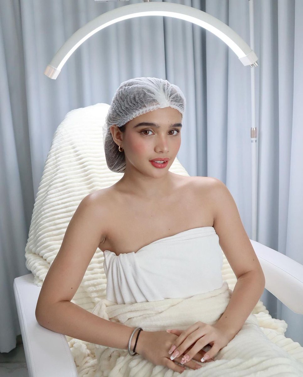 kclngsn_'s tweet photo. #Repost @/prettylooksph
———
Watch as @/mscrizataa gets her ‘traps’ and arms game on point with some Botulin! 💪✨ Smooth, sculpted arms and tension-free shoulders incoming! 💫 #sculptedarms #nomoretension
#prettylooks #prettylooksph #prettylooks40years #CrizaTaa https://t.co/Nw6nBQMK1D