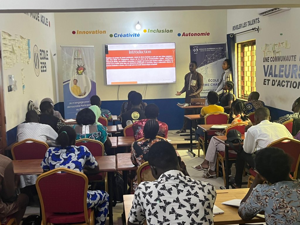 🚀 Début ce matin à Cotonou : Formation dynamique pour outiller 25 jeunes sur le menu des engagements possibles. Une journée prometteuse et enrichissante 
Soutenu par la @YouthCohort Financé par @EU_Partnerships  @AFRICTIVISTES 
#ACLB #AfricTivistes #SupportedByYDC