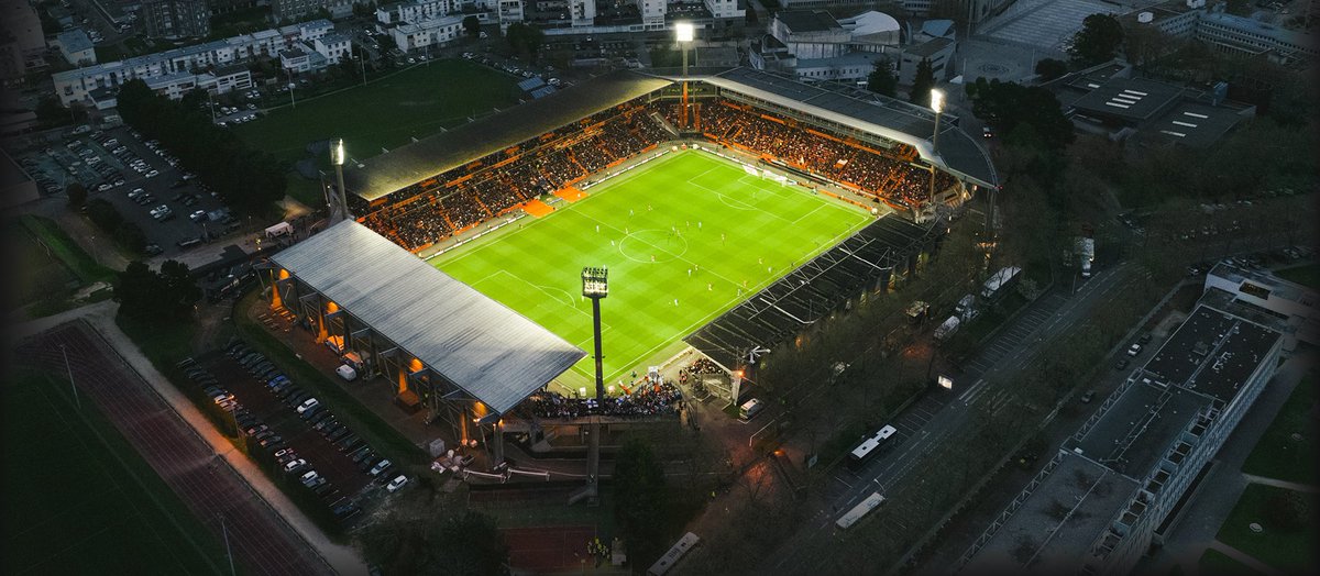 🏟️ L’affluence de votre stade représente combien de % de la population de l’aire urbaine de votre ville ?

🥇 Lens | 11,8%
🥈 Monaco | 6,8%
🥉 Lorient | 6,8%
 4️⃣ Le Havre | 6,5%
 5️⃣ Metz | 6,2%
 6️⃣ Reims | 4,4%
 7️⃣ Nice | 4%
 8️⃣ Brest | 3,9%
 9️⃣ Rennes | 3,6%
 🔟 Marseille | 3,2%