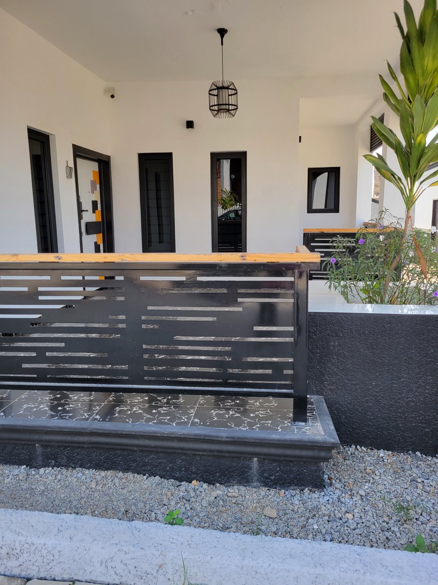 Synergyrealpro's tweet image. A luxury 5 bedroom smart house at Katampe Extension partly furnished with AC' s wall paintings etc. It has a gate house .We recommend viewing.
Contact - 08188862193
 Prize:350M