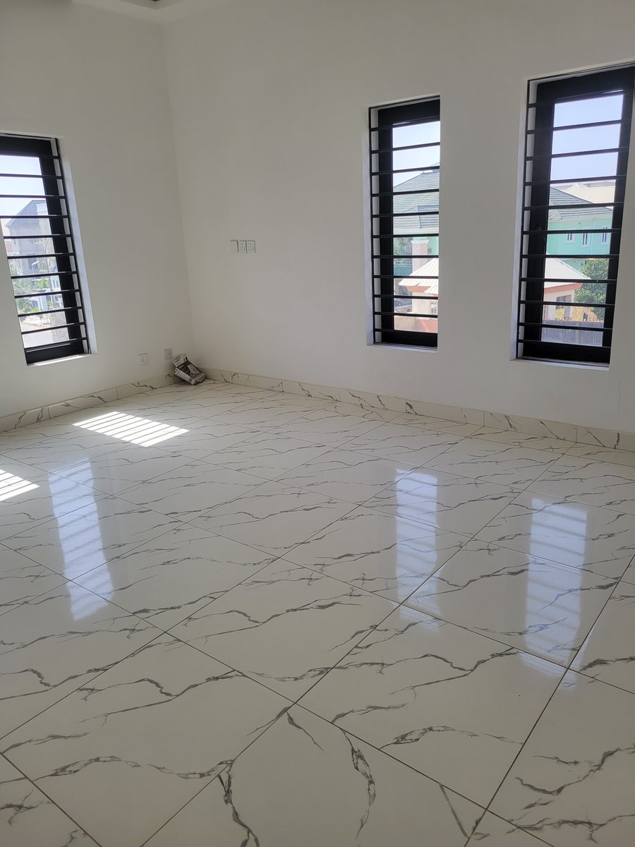 Synergyrealpro's tweet image. A luxury 5 bedroom smart house at Katampe Extension partly furnished with AC' s wall paintings etc. It has a gate house .We recommend viewing.
Contact - 08188862193
 Prize:350M