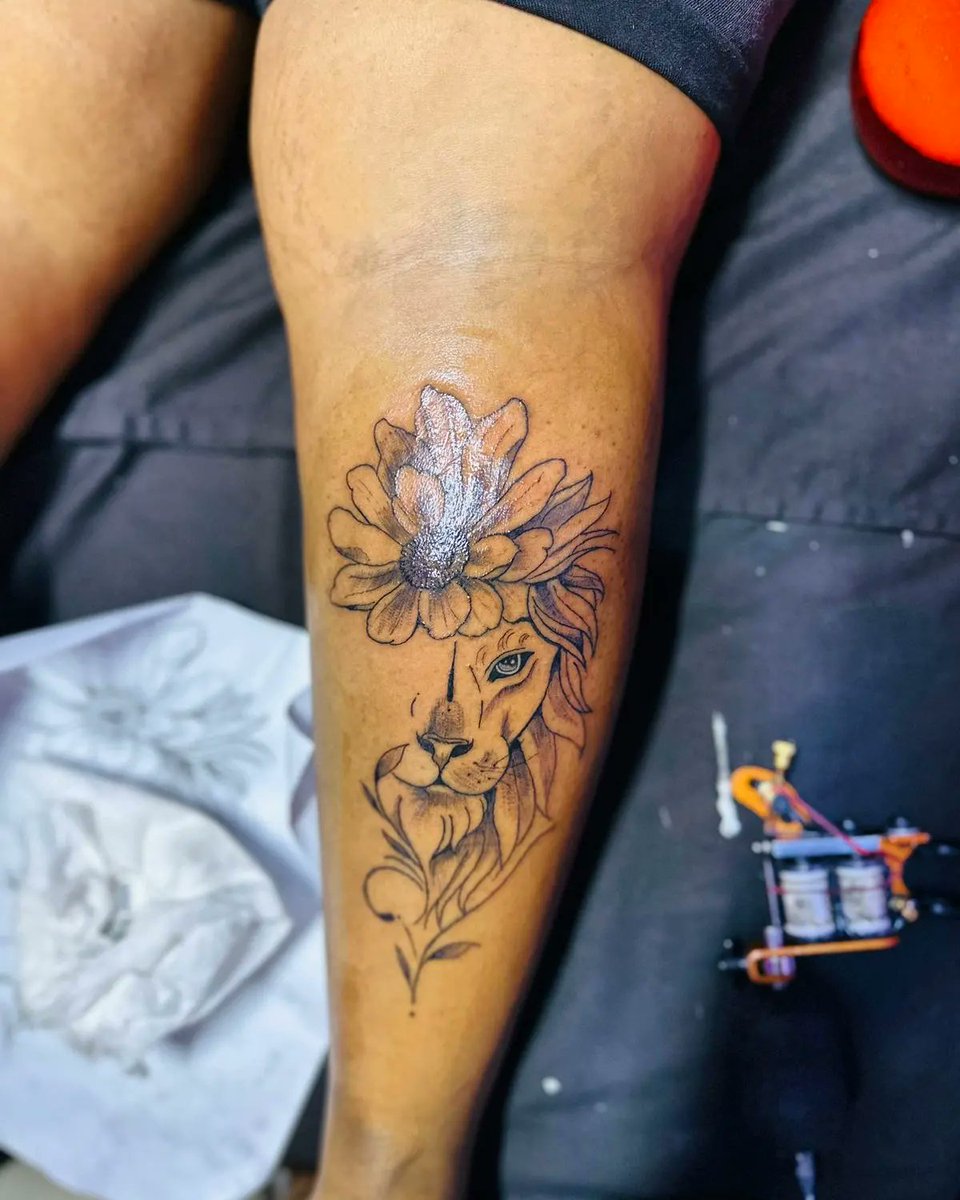 Toberink's tweet photo. Final Piece.
Recent Tattoo.
Design : Lion Face.
Artist : KayCee Casper https://t.co/zazfh7TDzt