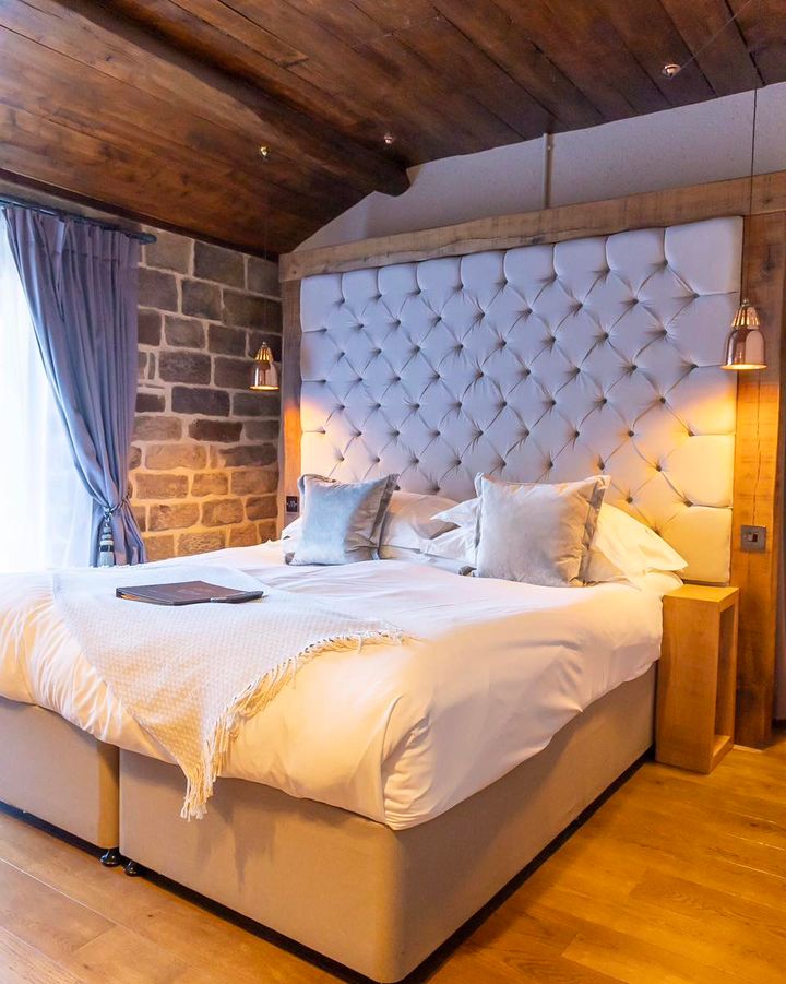 Relax, refresh and reset 💤

The Cow is the perfect place for your next Staycation, why not join us for a mid-week treat?

To view our rooms or to make a reservation please visit cowdalbury.com or call 01332
824297