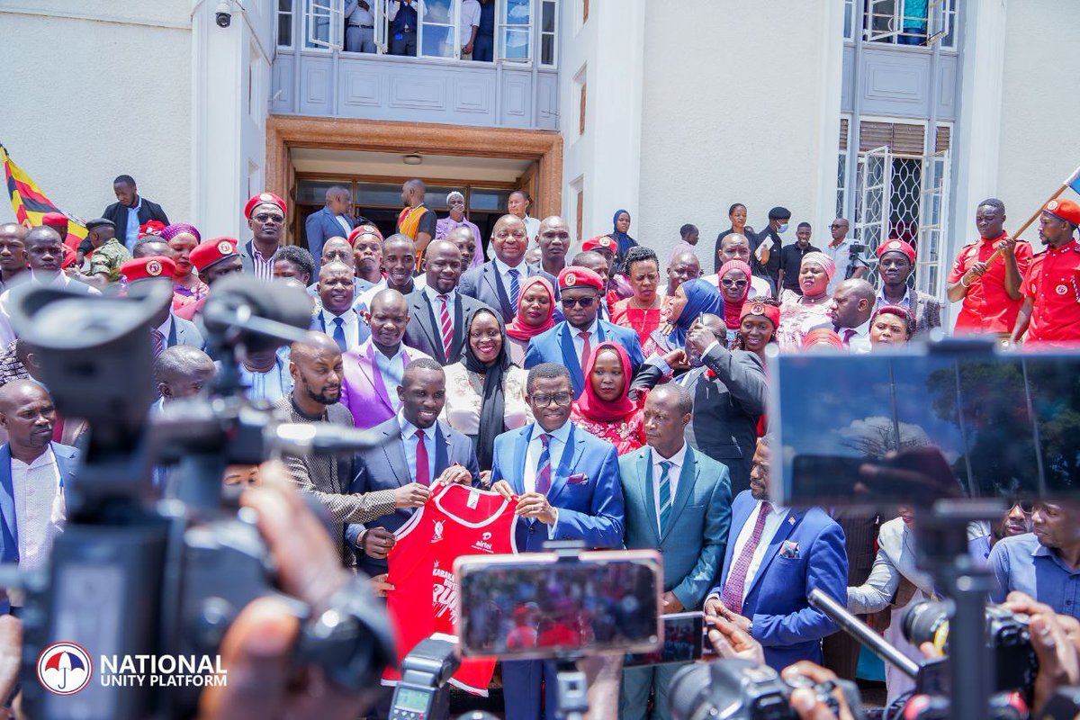 HEBobiwine tweet picture