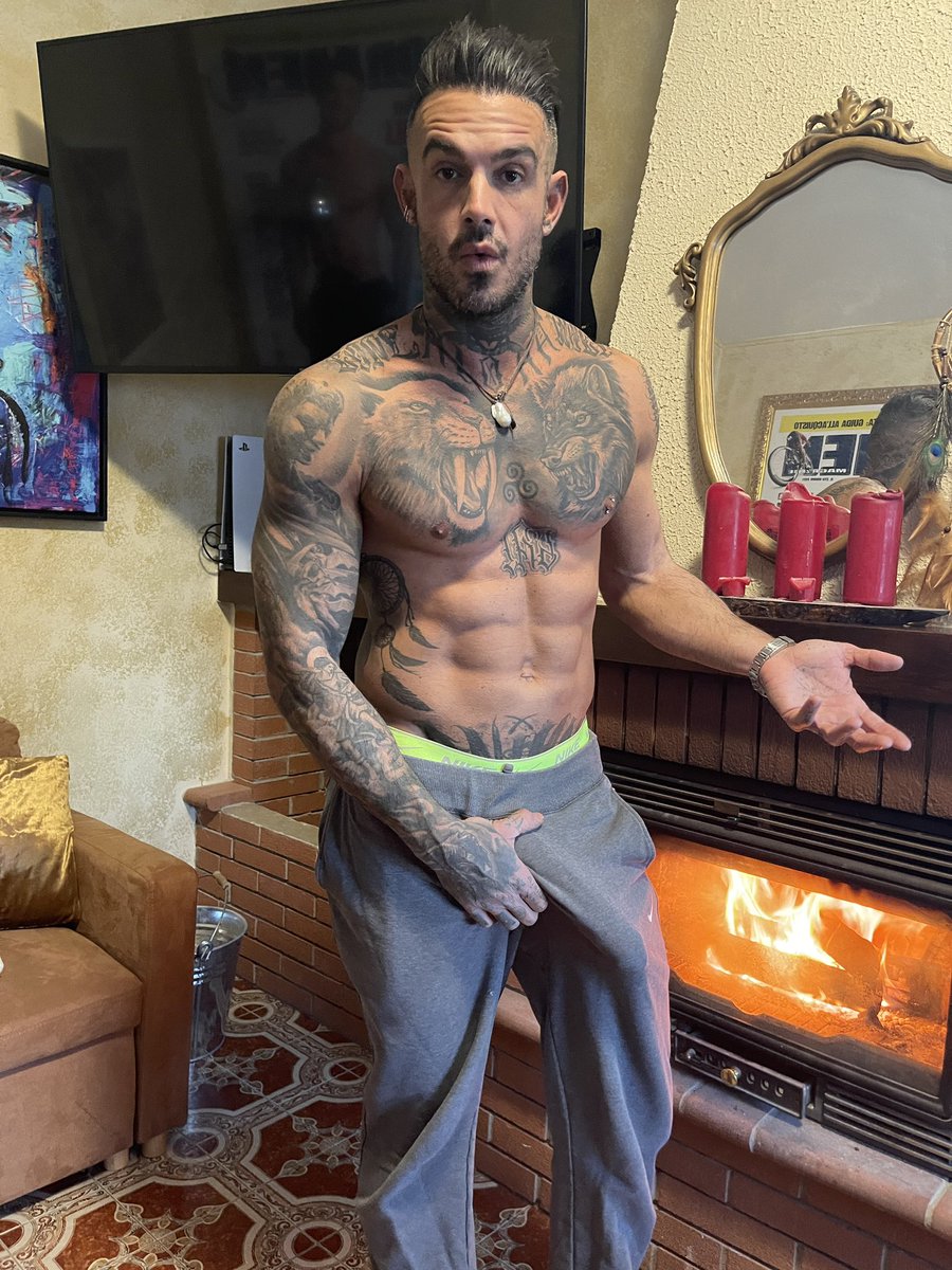 purosanguelucas's tweet photo. Se raggiungiamo 200 𝙍𝙀𝙏𝙒𝙀𝙀𝙏 ve lo faccio vedere 𝗗𝗨𝗥𝗢 𝗘 𝗡𝗨𝗗𝗢

If we reach 200 𝙍𝙀𝙏𝙒𝙀𝙀𝙏 I’ll show you it
𝗛𝗔𝗥𝗗 𝗔𝗡𝗗 𝗡𝗔𝗞𝗘𝗗 https://t.co/hznTVya9wc