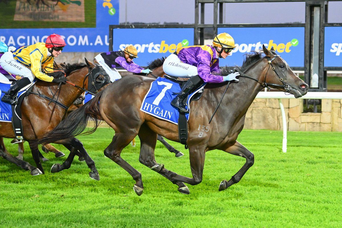 KOROBEINIKI wins Race 4 Bon Hoysted Apprentices Cup for Sportsbet-Pakenham Trainer Nick Harnett 👏 Congratulations to the Nick Harnett Racing team and the connections on KOROBEINIKI! 🥰