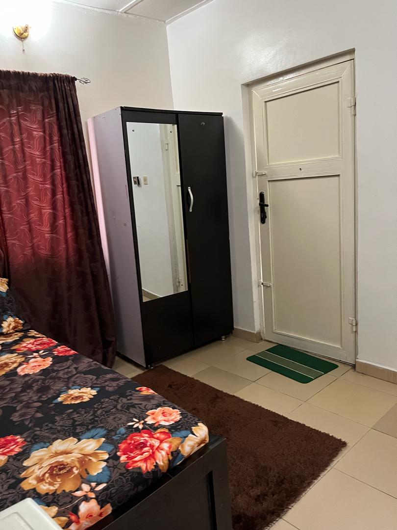 Synergyrealpro's tweet image. A very neat and descent studio apartment within Gaduwa Estate, It comes with 24 hrs power, very comfortable bed, blender, gas cooker and cutlers. it's very central with easy accessibility to the city centre.
We recommend viewing.
Price: #12,000
contact: 08188862193