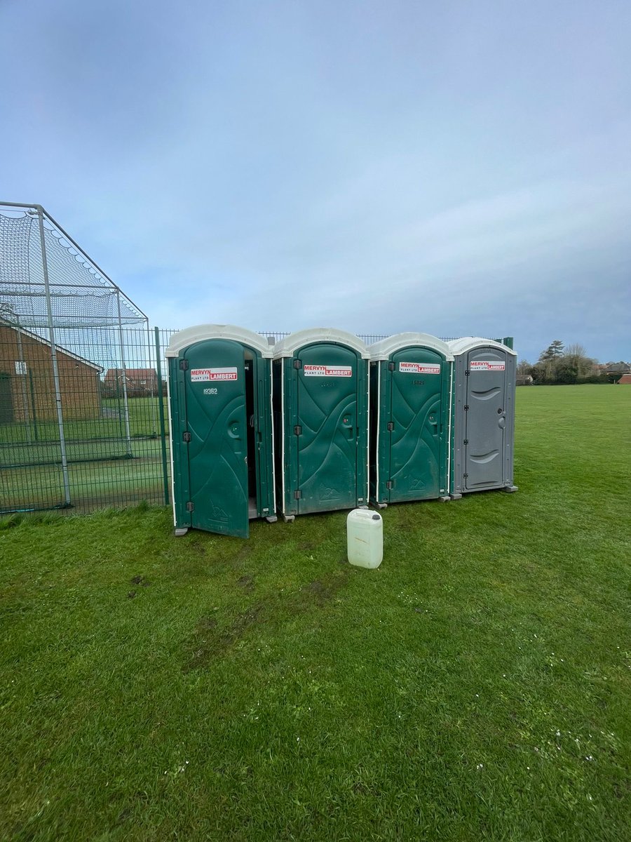 Toilets are ready and waiting for tomorrow! 

A huge thanks once again to the always supportive <a href="/mervynlambert/">Mervyn Lambert Plant</a> for supplying them and <a href="/Olander007/">Simon Olander</a> for arranging 💩