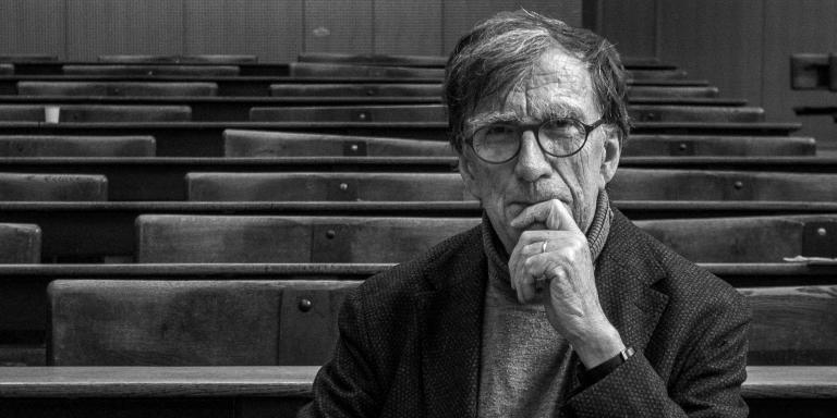 1/ I think this short article by Bruno Latour is an excellent precis of why his entire system of thought should be called “Gaian” and how this can even be considered as having the status of a new metaphysics. lareviewofbooks.org/article/bruno-…
