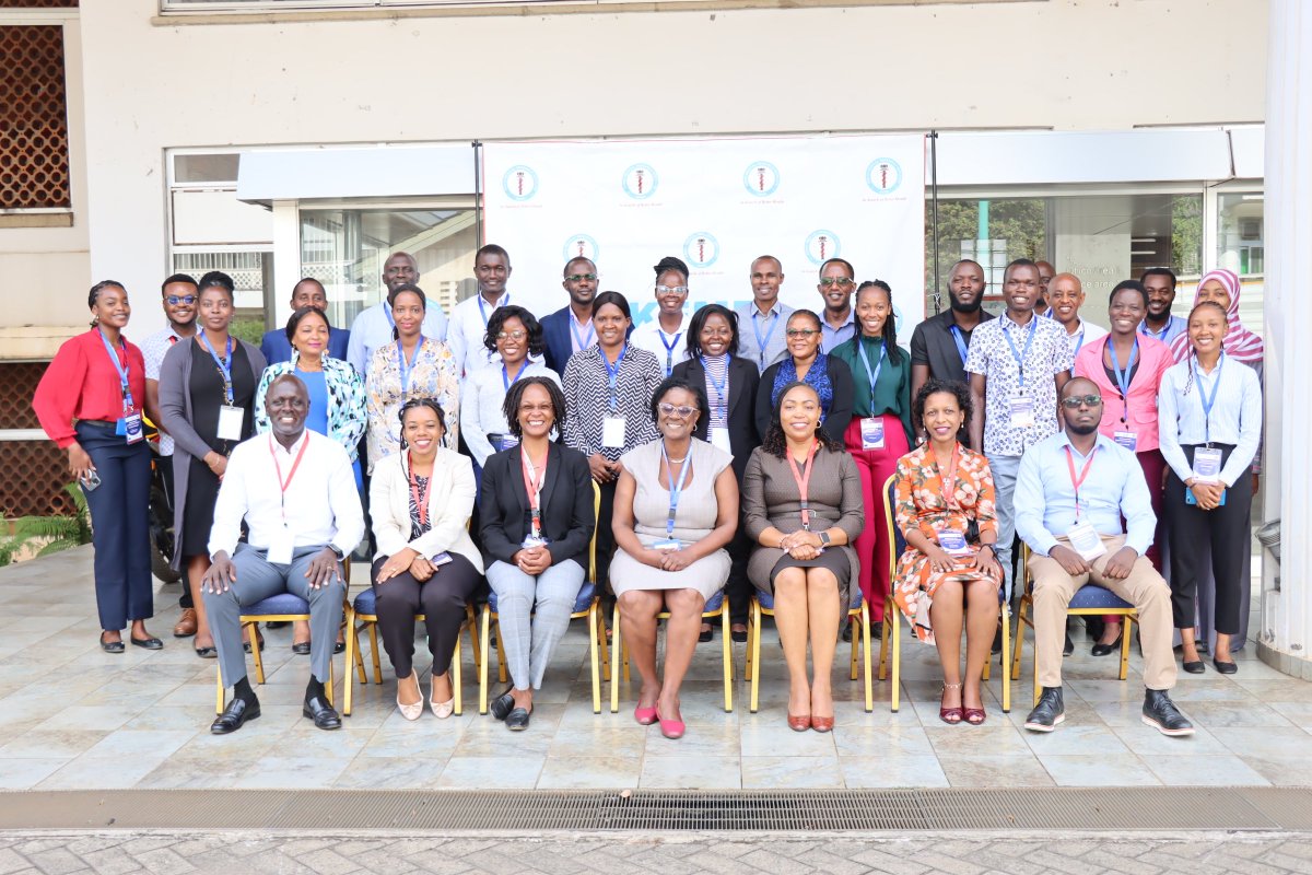 A course on Sequencing and Bioinformatics, organized by @EACCR3, took place at @KEMRI_Kenya from 18th-28th,2024 March. It aimed to train participants in long-read sequencing using Nanopore technology, bioinformatics analysis for whole-genome and metagenomics applications.